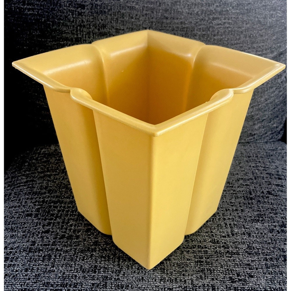 Vintage Rubbermaid 10" Golden Yellow Wastebasket Trash Can Scalloped Tulip EUC!